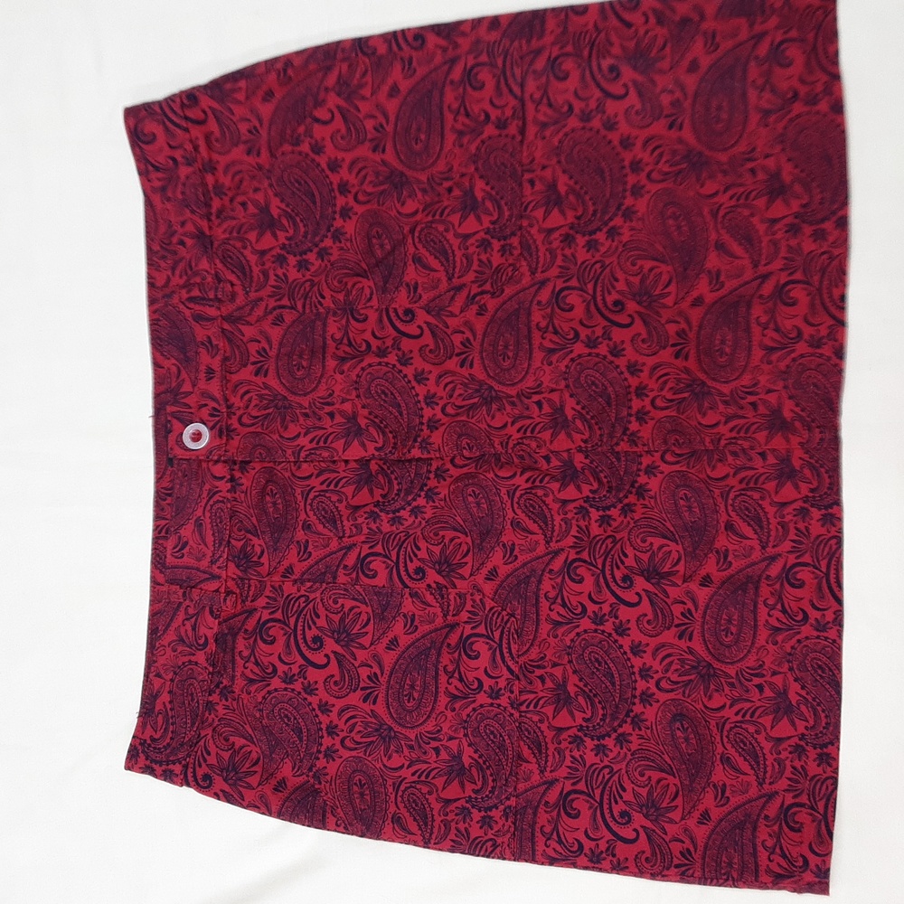 Lee Midrise Skort Size 16 Medium Red and Black Paisley NWOT